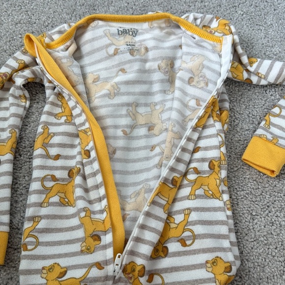 Disney's The Lion King Simba Baby Ultra Soft Sleep & Play Size 24 months. - Picture 4 of 5